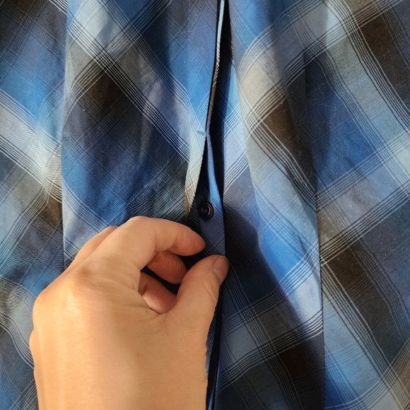 NEW YORK & COMPANY Stretch Blue Navy Plaid Button Up Short Sleeve Blouse Size XS - Picture 4 of 17